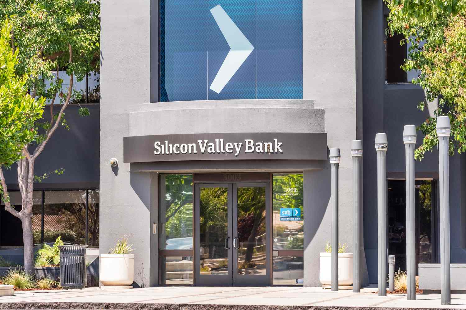 Các Quỹ Đầu Tư Crypto Khuyên Dự Án Rút Tiền Khỏi Ngân Hàng Silicon Valley Bank