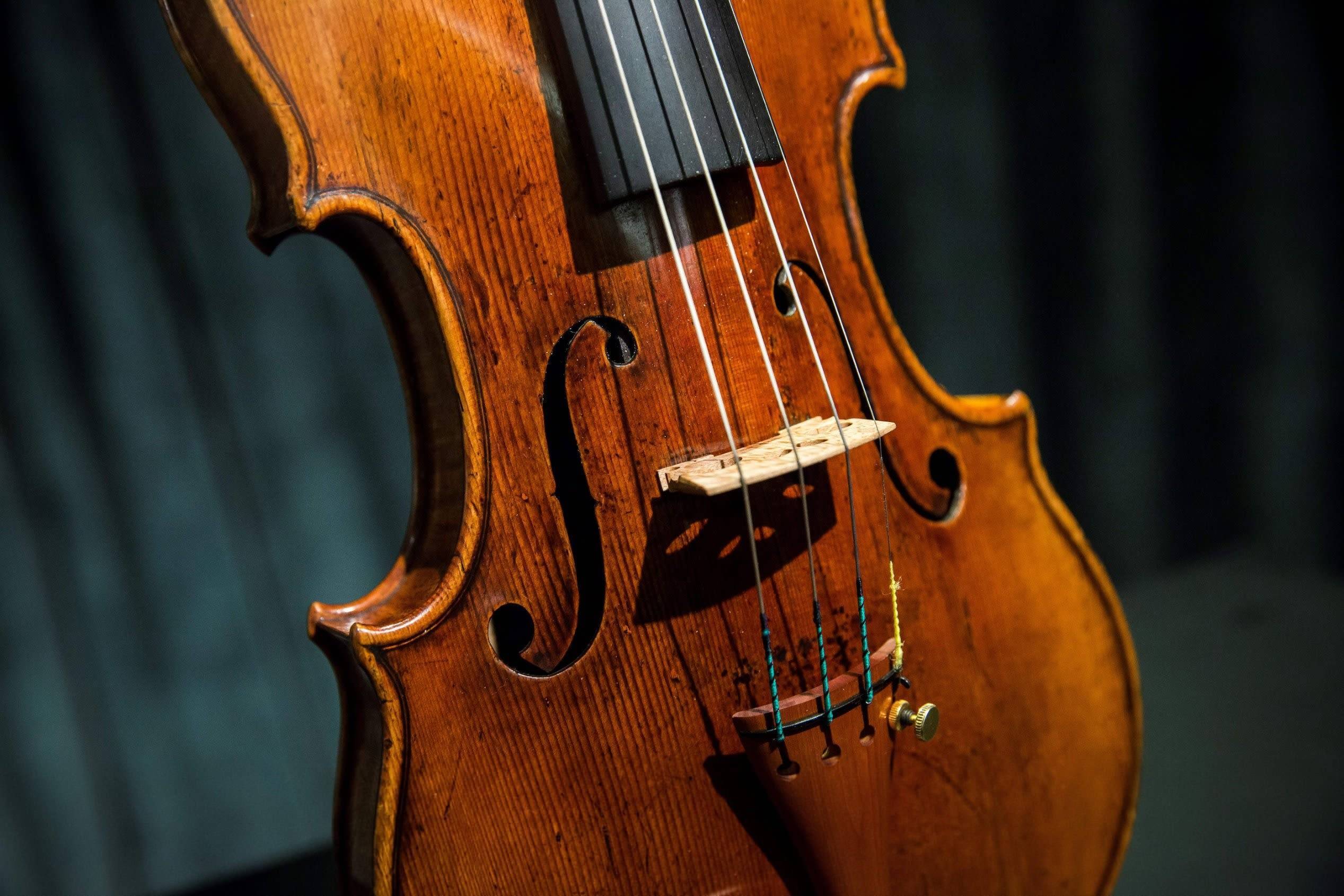 Cây Vĩ Cầm Stradivarius Hơn 300 Năm Tuổi Được Token Hóa