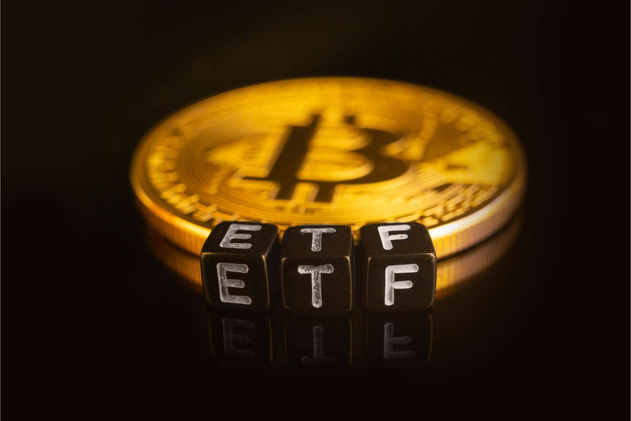 Etf Bitcoin Của Blackrock Đang Trên Đà Soán Ngôi Grayscale