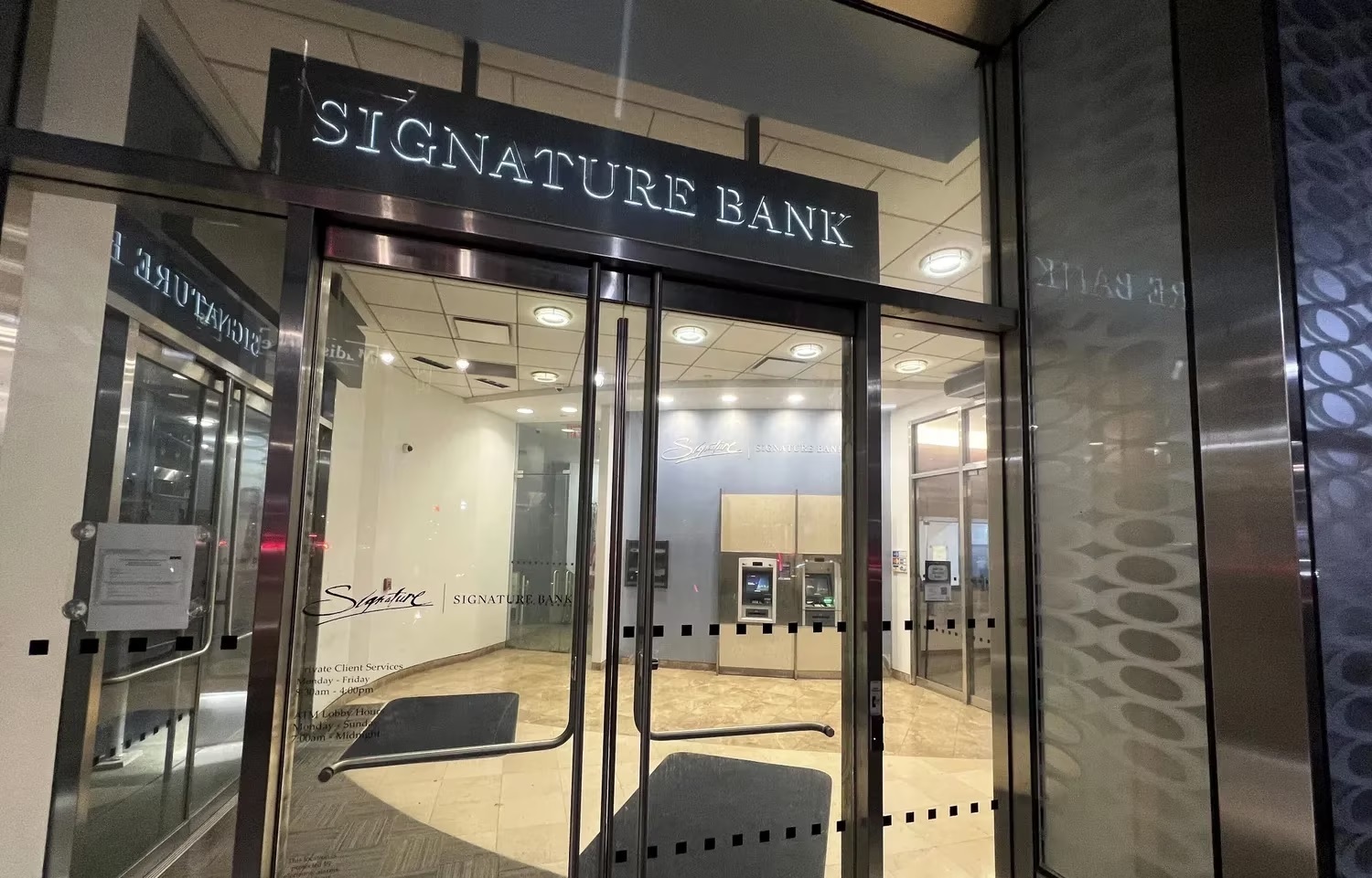 Ngân Hàng thân Thiện Crypto Signature Bank Bị Chính Quyền Mỹ Buộc Đóng Cửa
